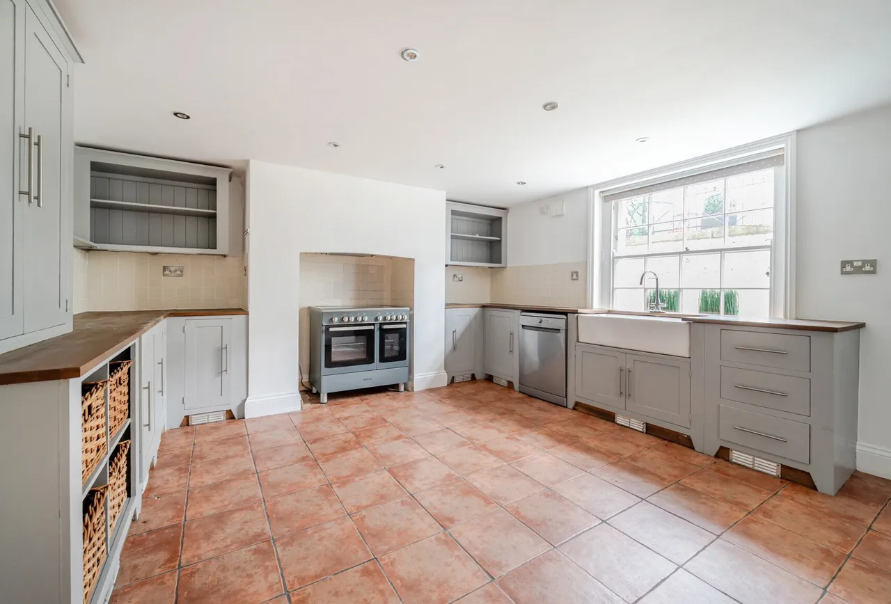 Bath Parade, Cheltenham, GL53 7HN, photo 2