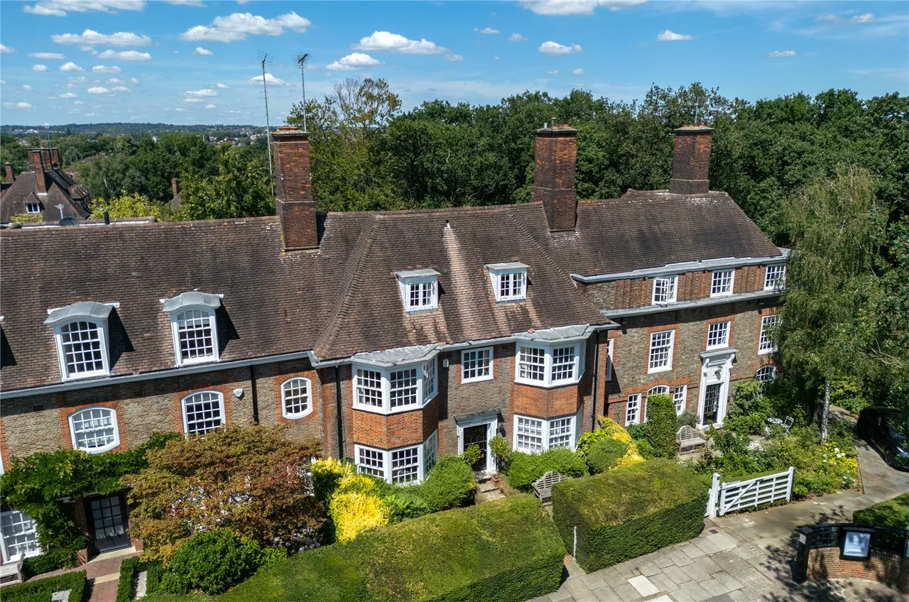 North Square, Hampstead Garden Suburb, NW11, photo 11