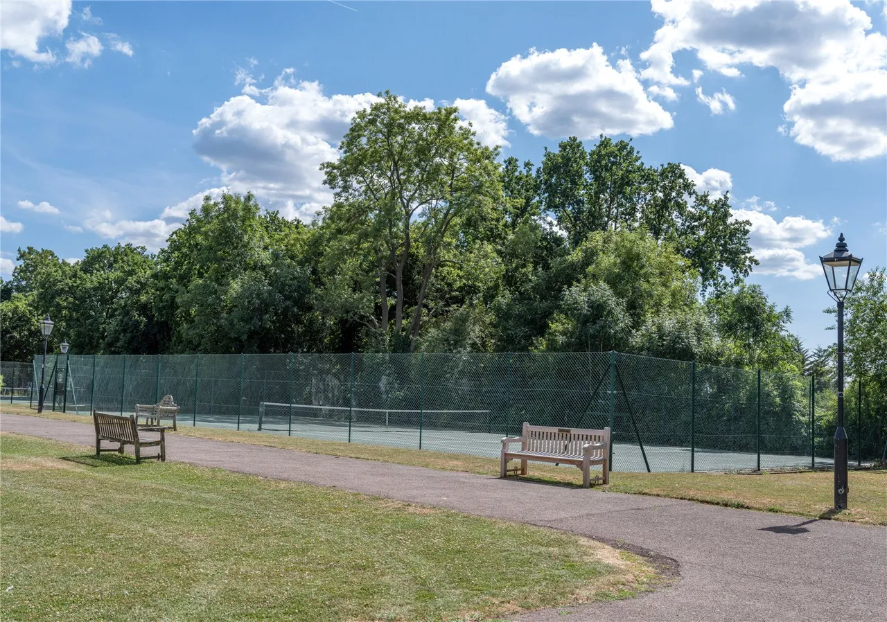 North Square, Hampstead Garden Suburb, NW11, photo 40