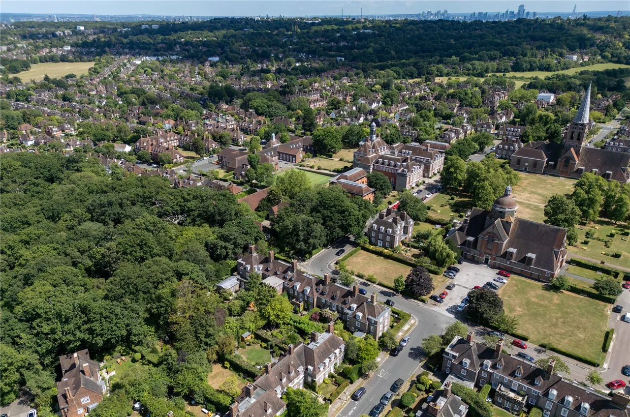 North Square, Hampstead Garden Suburb, NW11, photo 36