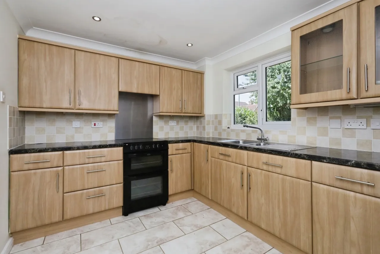 Langdale Close, Eastbourne, BN23, photo 5
