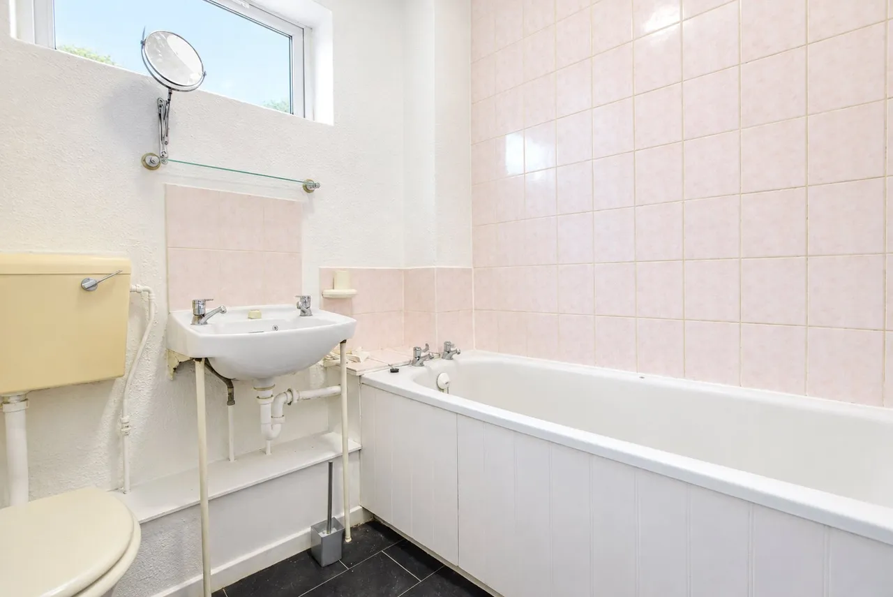 Novers Lane, Bristol, BS4 1QN, photo 8