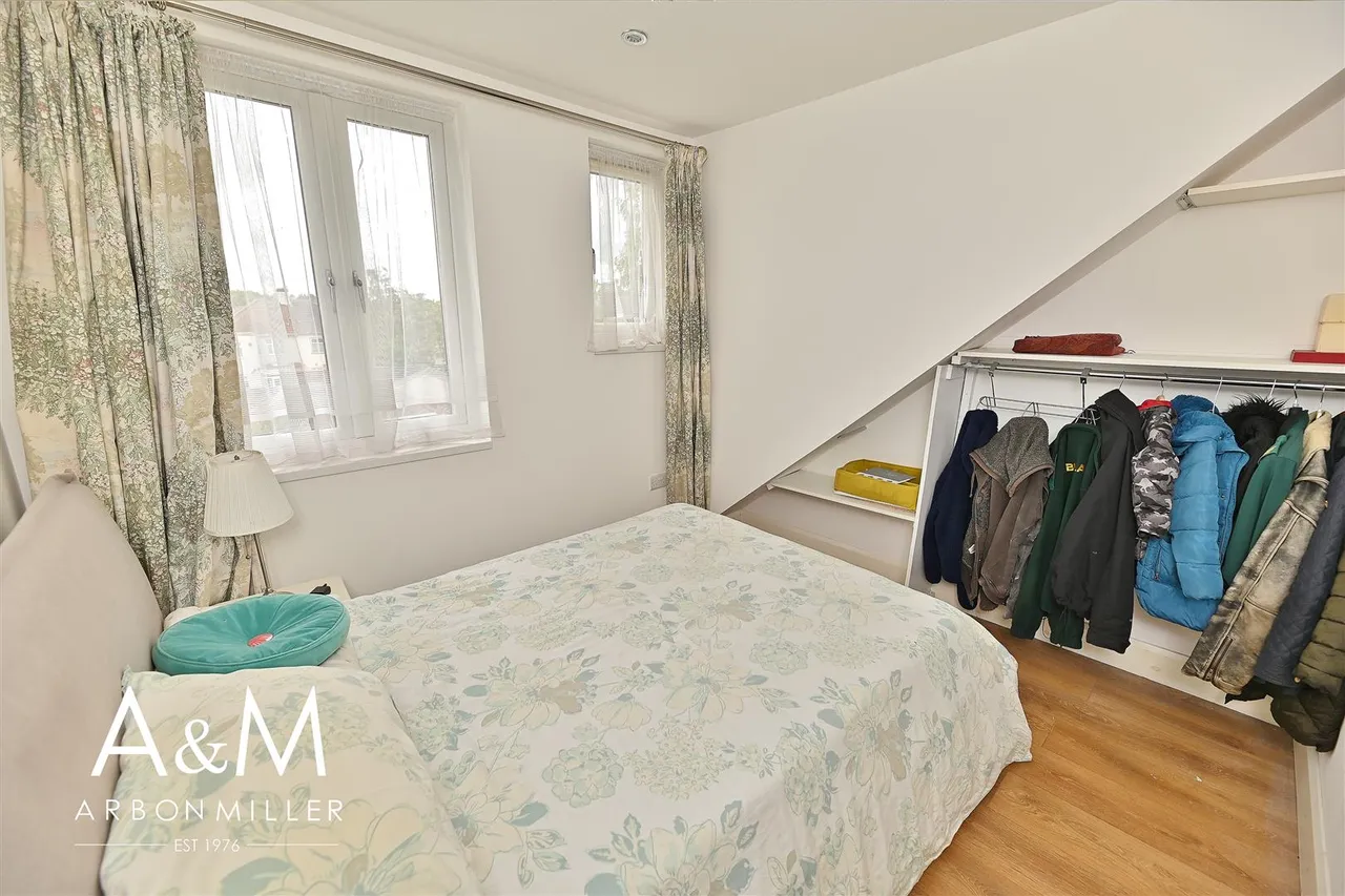 Clayhall Avenue, Clayhall, Essex, Ilford, IG50LE, photo 19