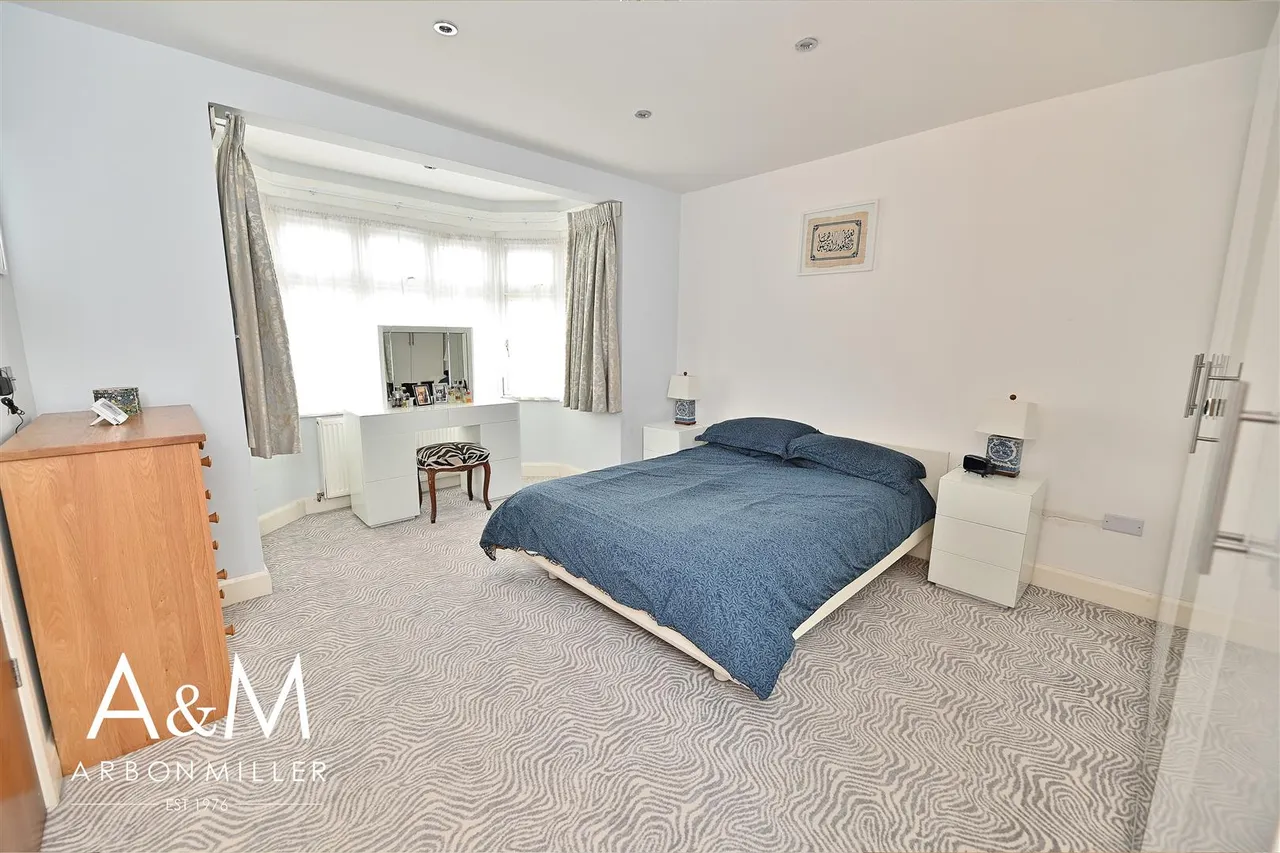 Clayhall Avenue, Clayhall, Essex, Ilford, IG50LE, photo 12