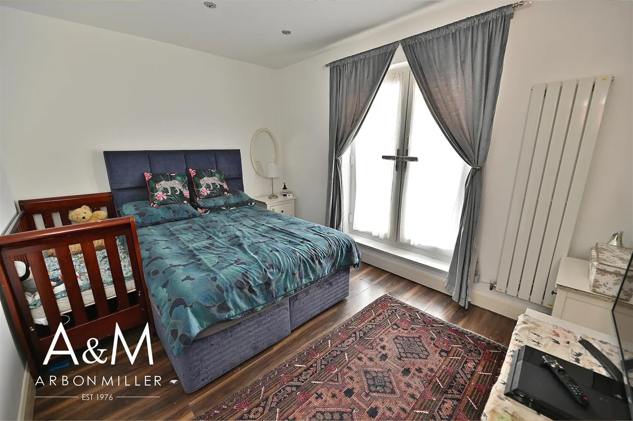 Clayhall Avenue, Clayhall, Essex, Ilford, IG50LE, photo 16