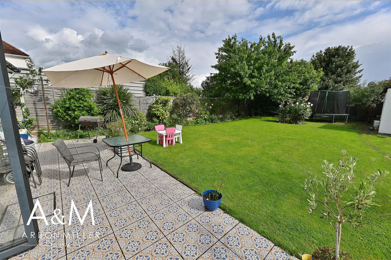Clayhall Avenue, Clayhall, Essex, Ilford, IG50LE, photo 21