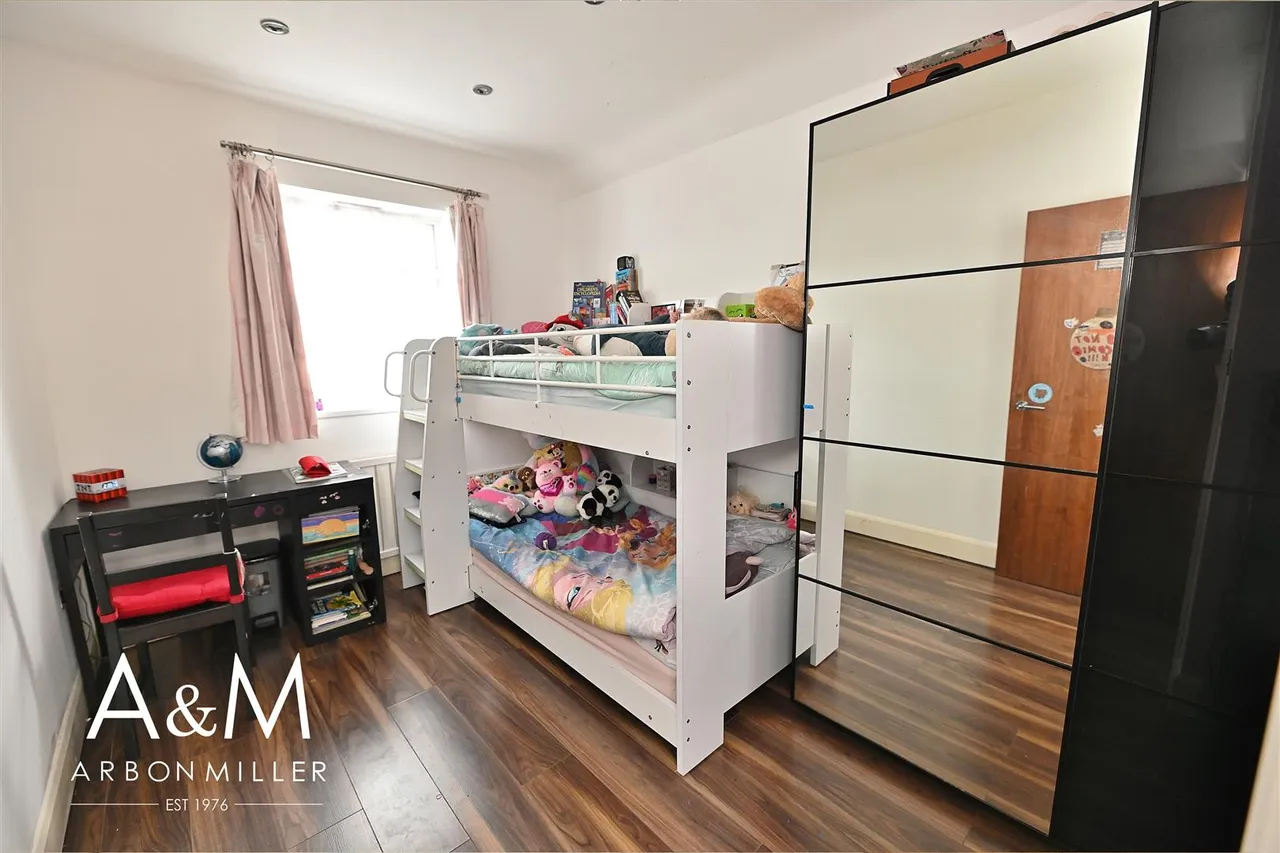 Clayhall Avenue, Clayhall, Essex, Ilford, IG50LE, photo 14