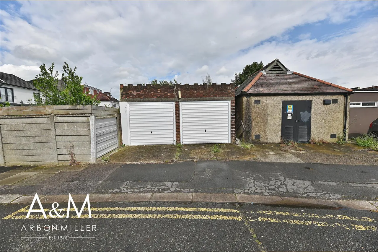 Clayhall Avenue, Clayhall, Essex, Ilford, IG50LE, photo 24