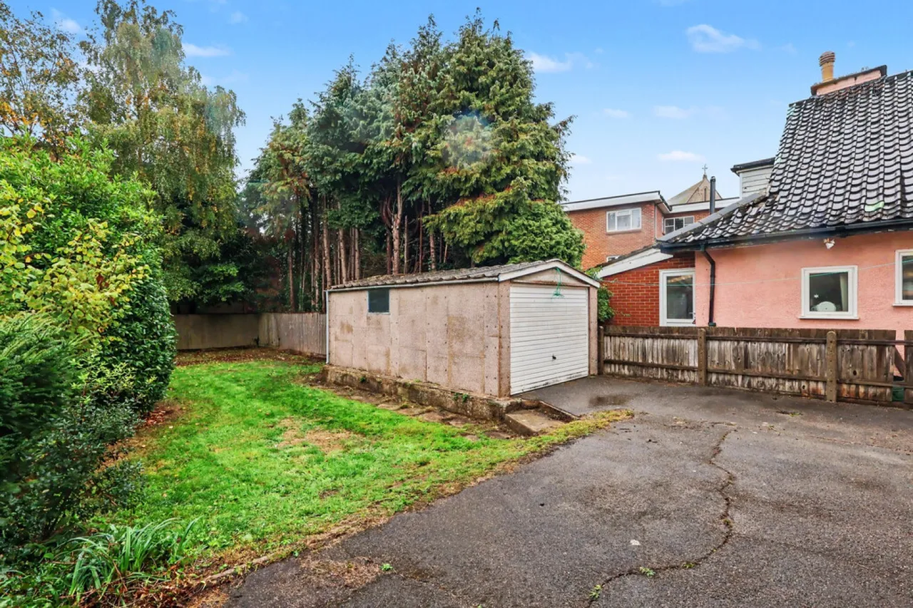 Church Road, Ashley Cross, BH14, photo 18