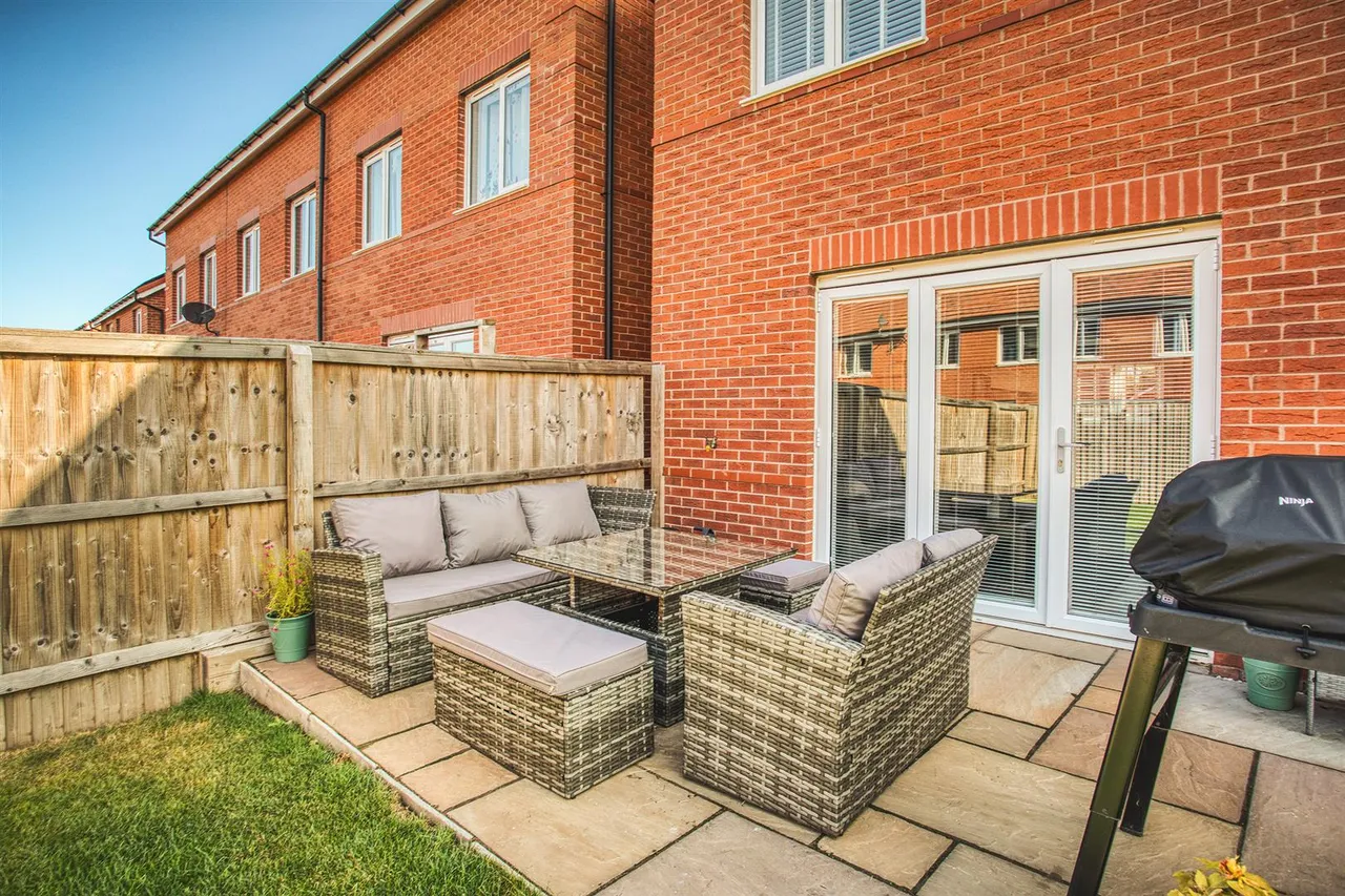 Ecclesbourne Lane, Mickleover, photo 18