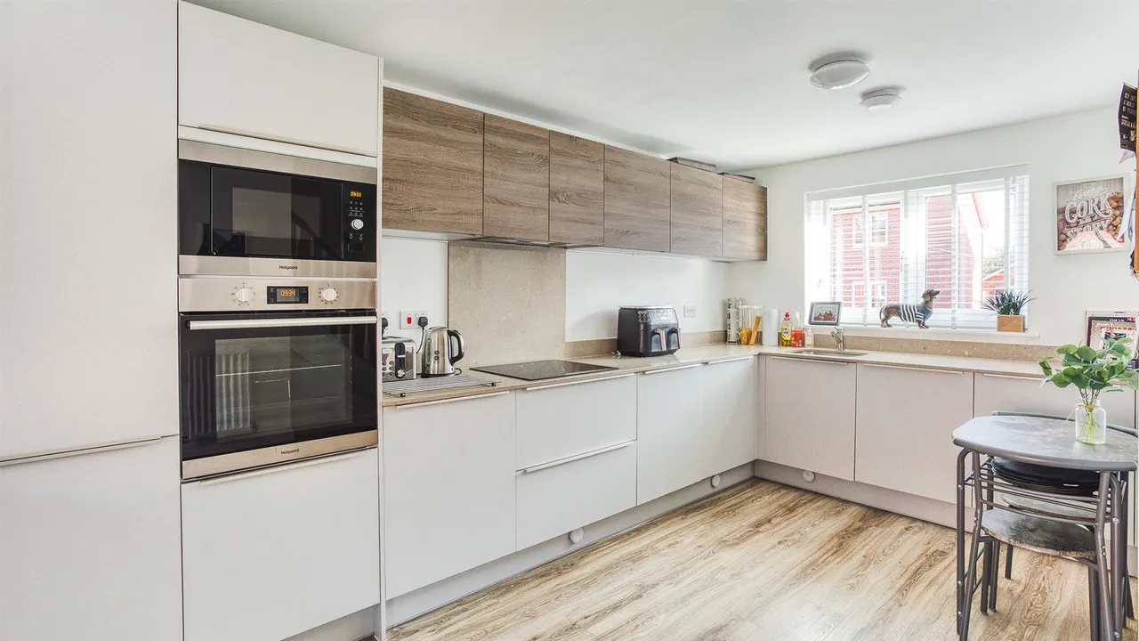 Ecclesbourne Lane, Mickleover, photo 2