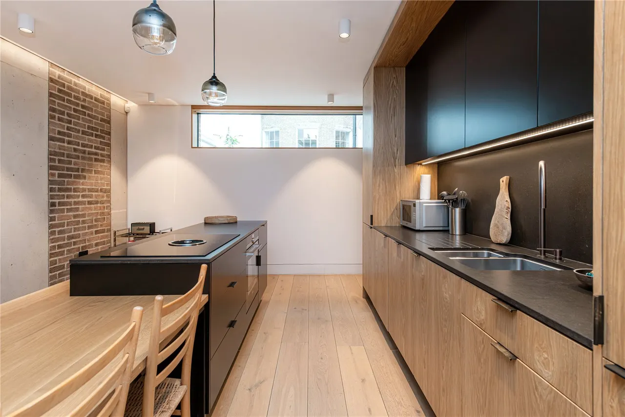 Weymouth Mews, Marylebone, W1G, photo 3