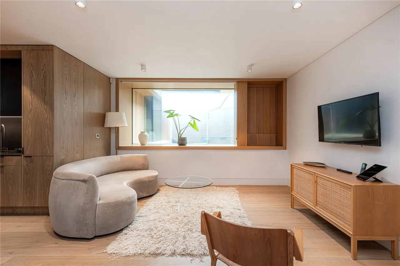 Weymouth Mews, Marylebone, W1G, photo 7