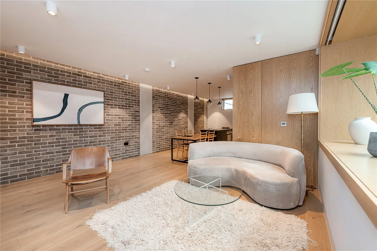 Weymouth Mews, Marylebone, W1G, photo 6