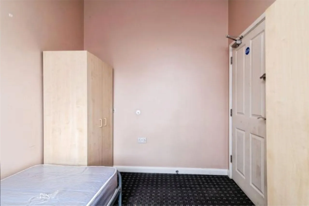 Bar Lane, Nottingham, NG6, photo 10