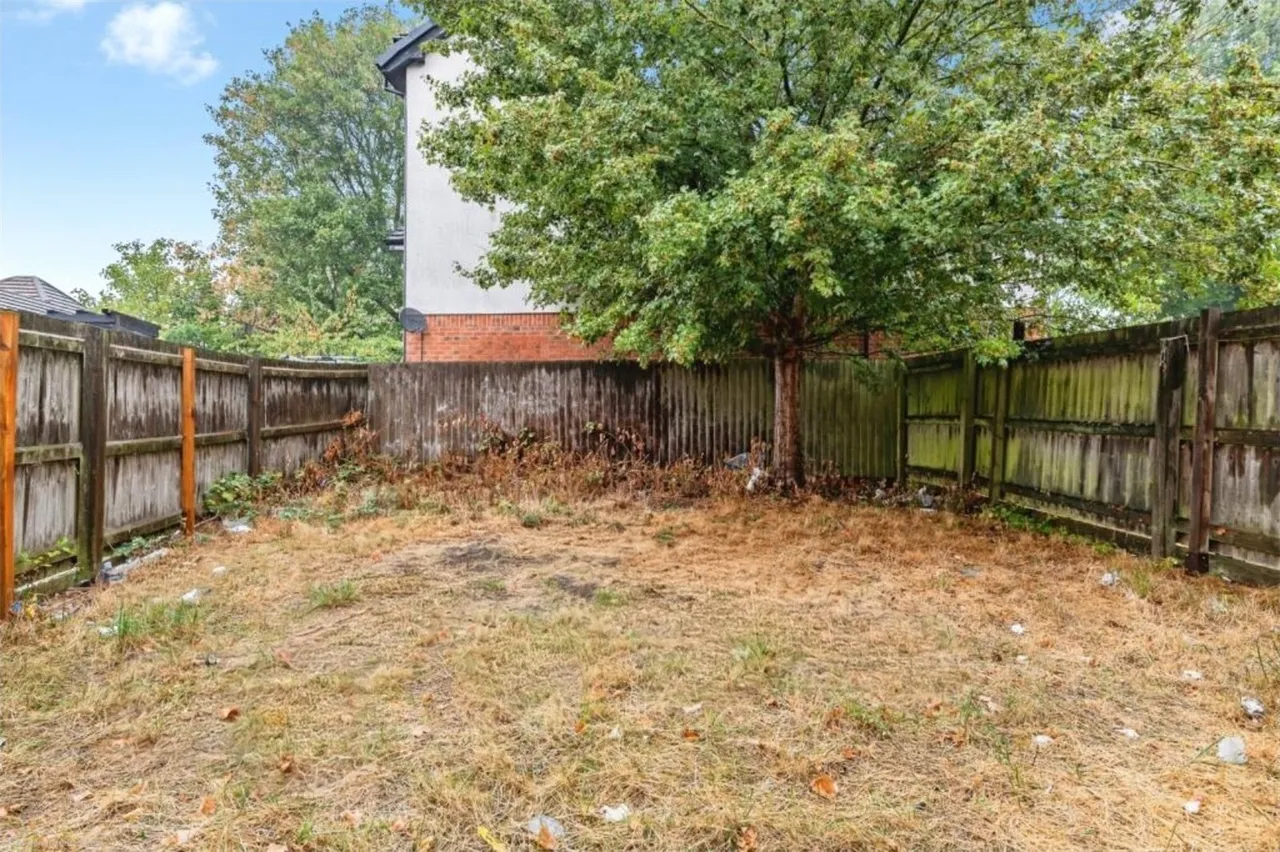 Bar Lane, Nottingham, NG6, photo 19