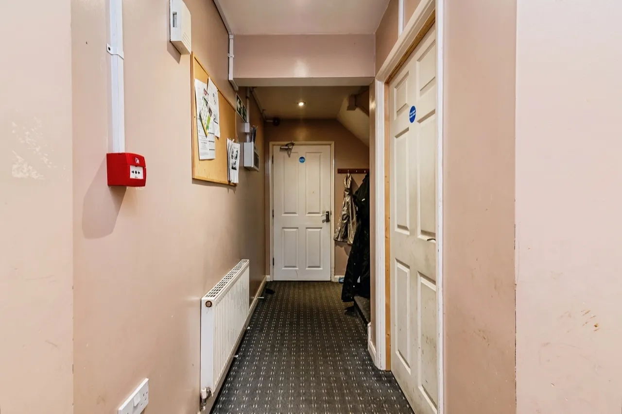 Bar Lane, Nottingham, NG6, photo 8