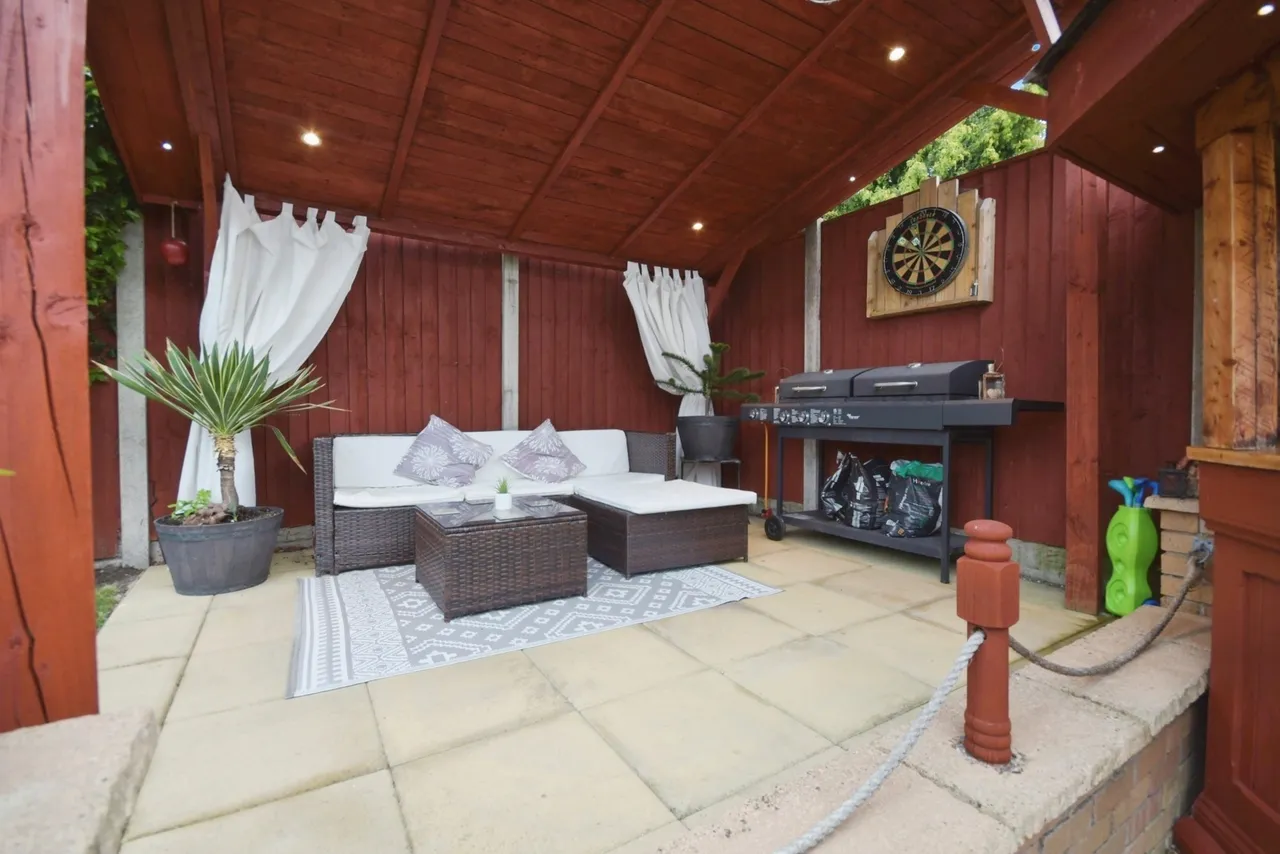 Nightingale Close, Danesmoor, Chesterfield, Derbyshire, S45, photo 12