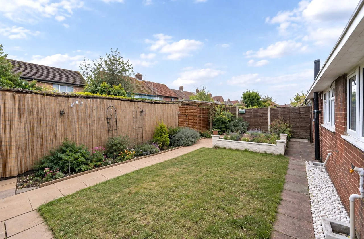 Colyers Lane, DA8, photo 7