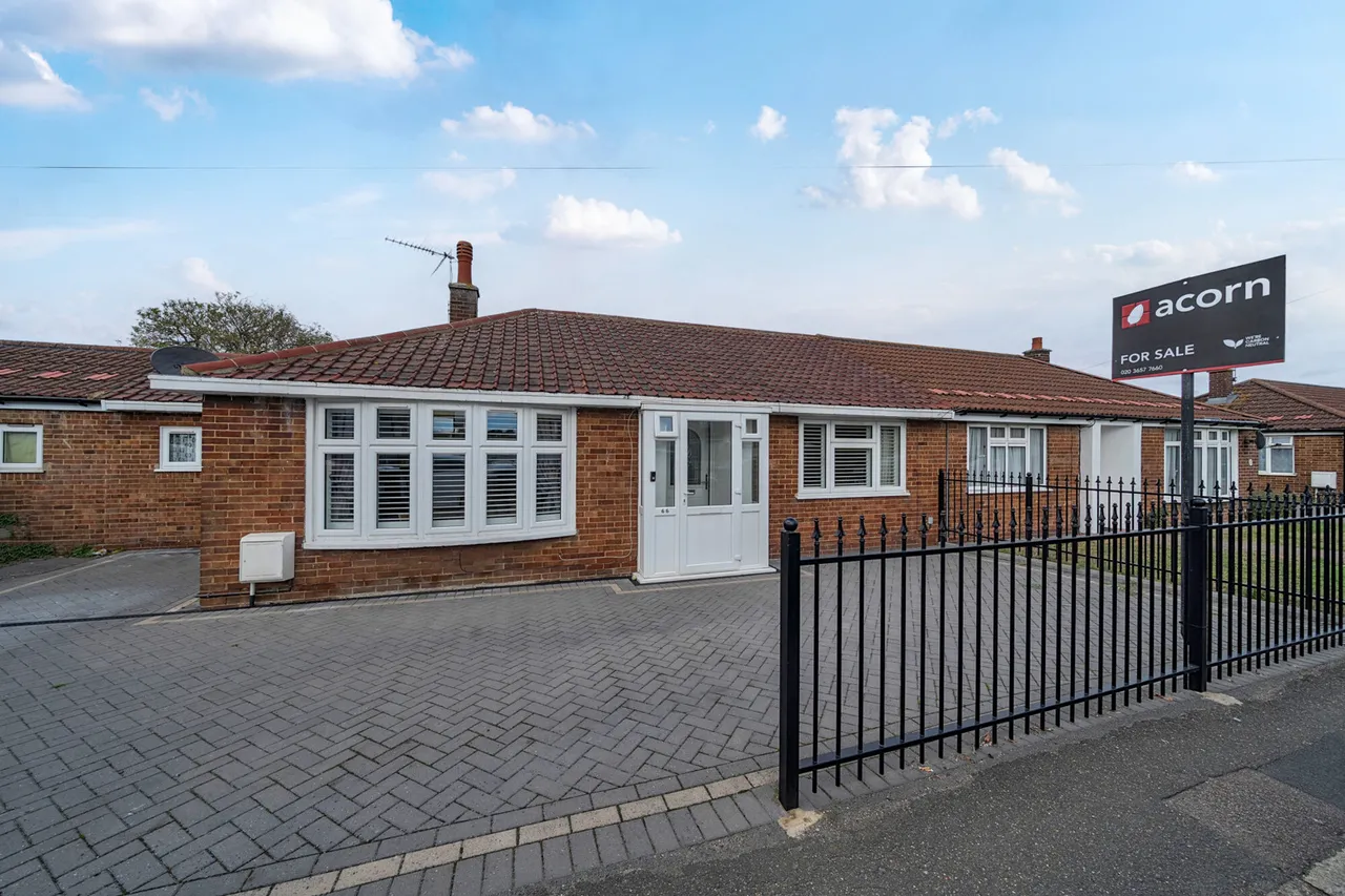 Colyers Lane, DA8, photo 17