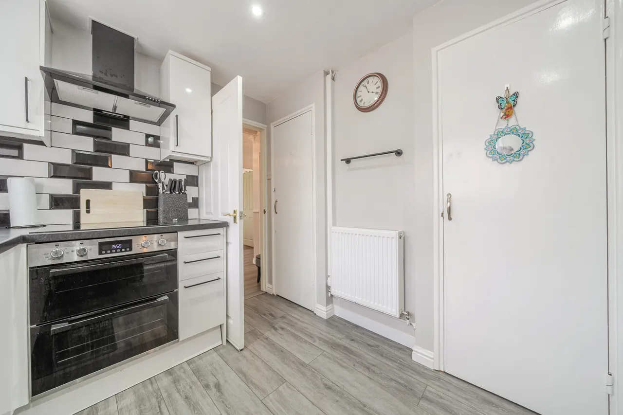 Colyers Lane, DA8, photo 14