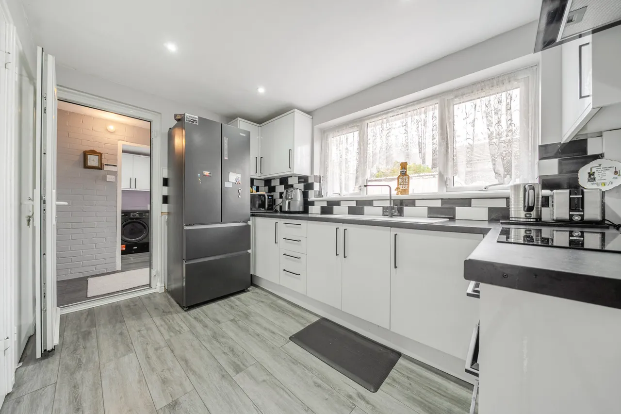 Colyers Lane, DA8, photo 2