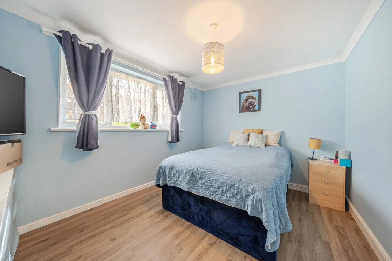 Colyers Lane, DA8, photo 4