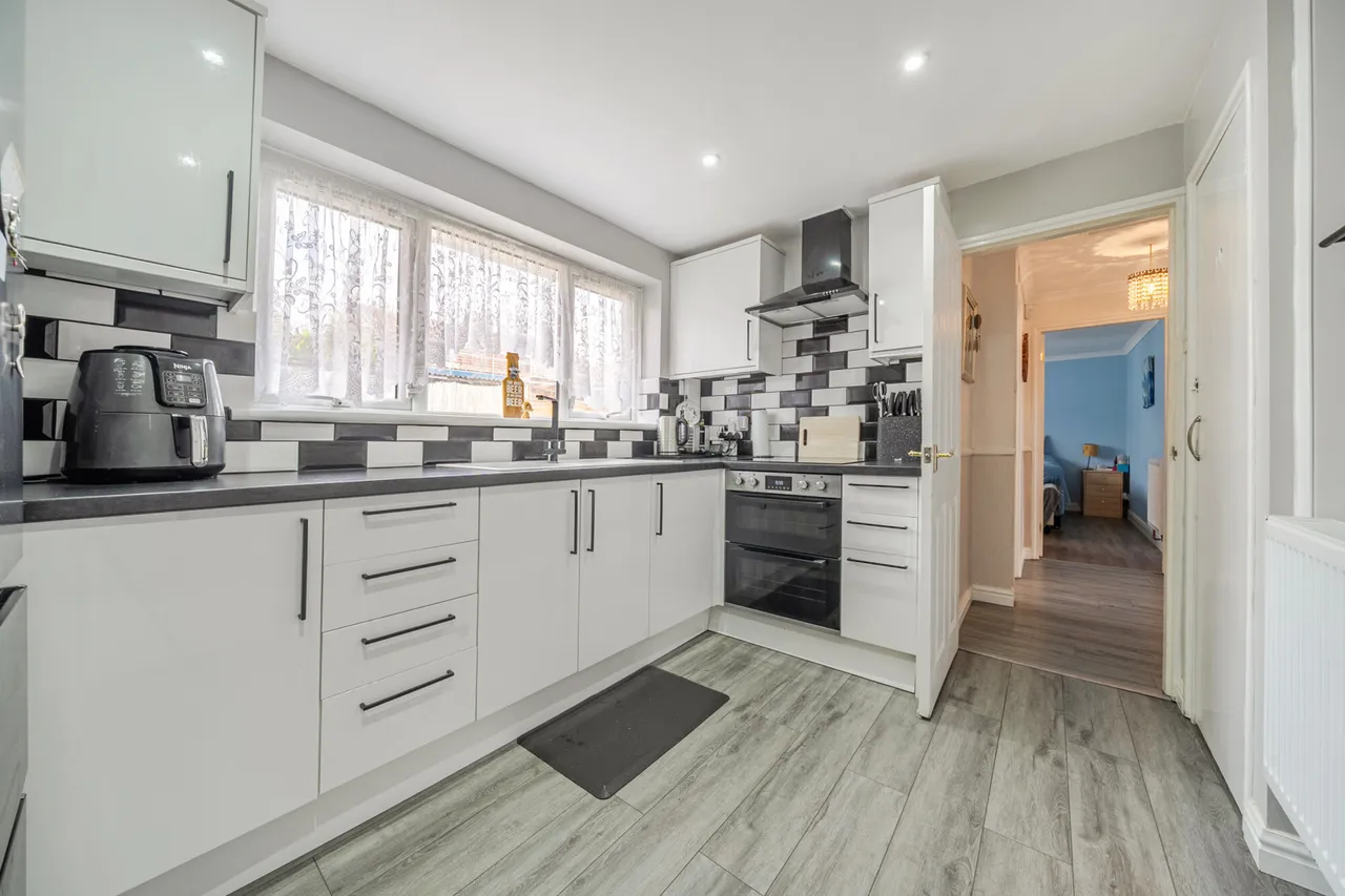 Colyers Lane, DA8, photo 13