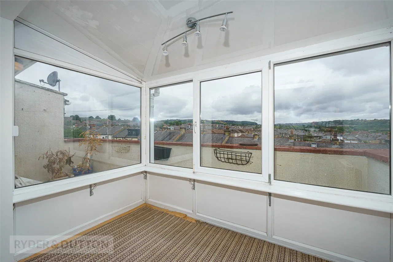 Avison Road, Cowlersley, HD4, photo 4