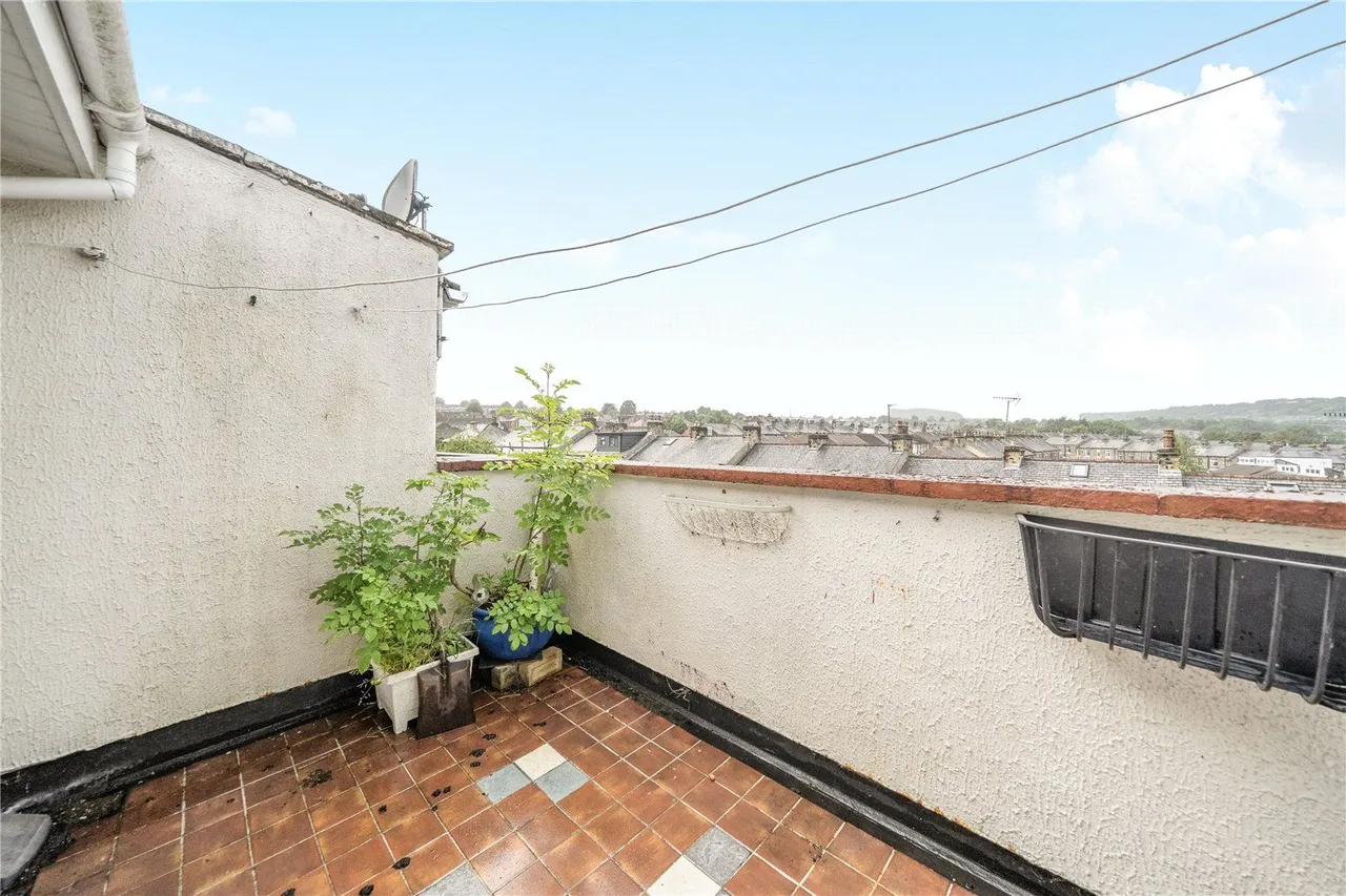Avison Road, Cowlersley, HD4, photo 5