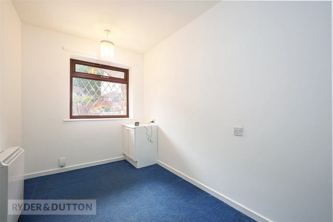 Avison Road, Cowlersley, HD4, photo 11