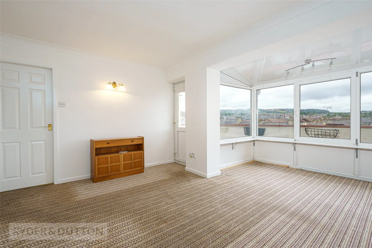 Avison Road, Cowlersley, HD4, photo 2