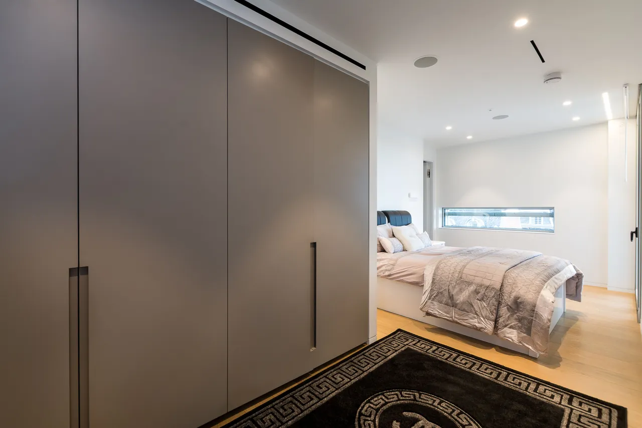 Apartment 06.03 The Nova Building, 87 Buckingham Palace Road, London, photo 3