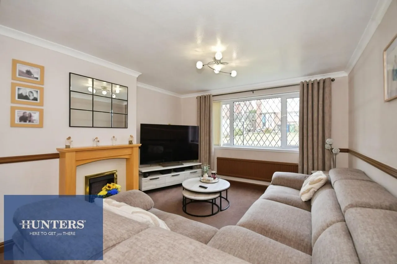 Newbridge Court, Old Whittington, S41, photo 5