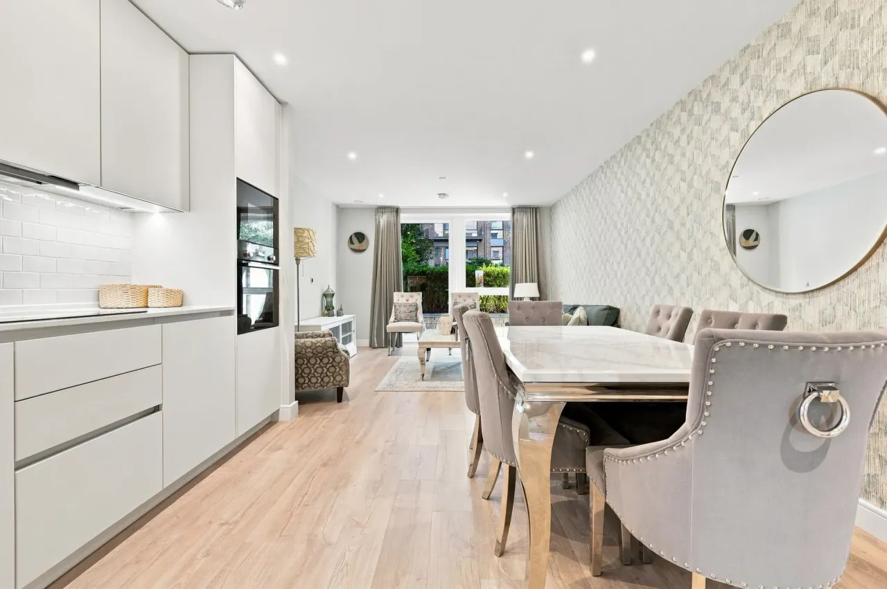 Affinity House, Beresford Avenue, photo 2