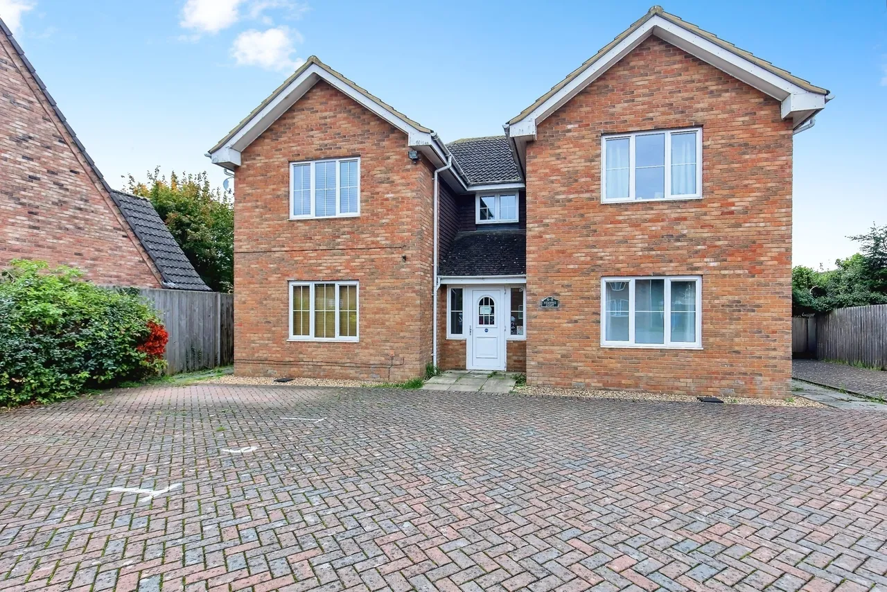 1 bed flat for sale — The Birches, March, Cambridgeshire, PE15