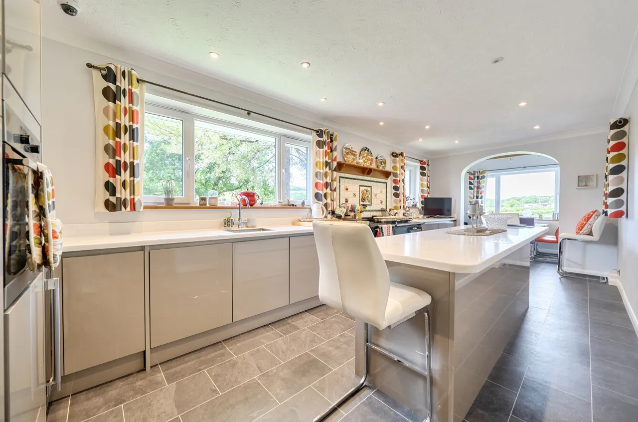 Hensting Lane, Fishers Pond, SO50, photo 23