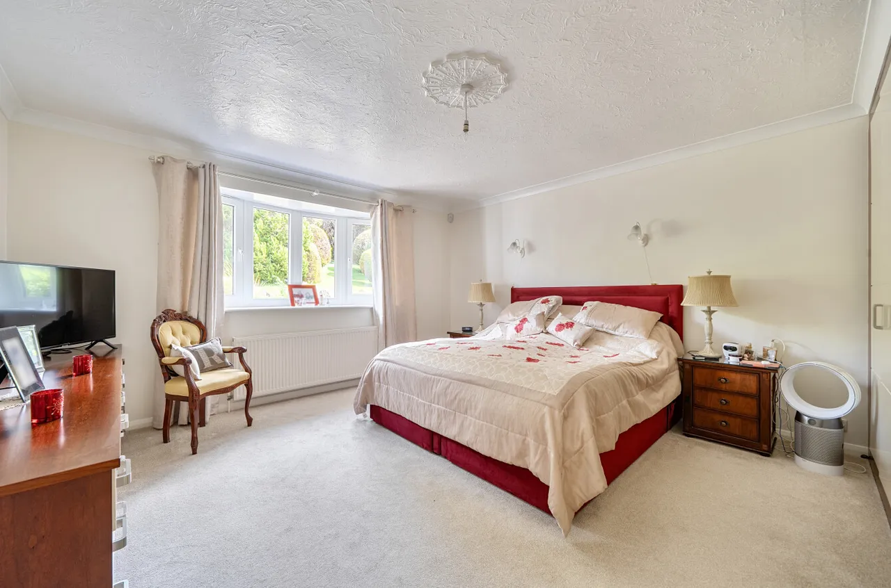 Hensting Lane, Fishers Pond, SO50, photo 11