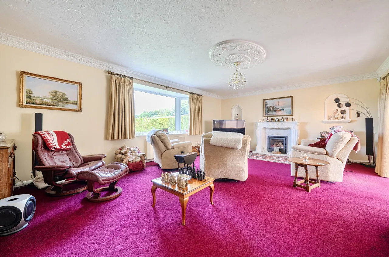 Hensting Lane, Fishers Pond, SO50, photo 19