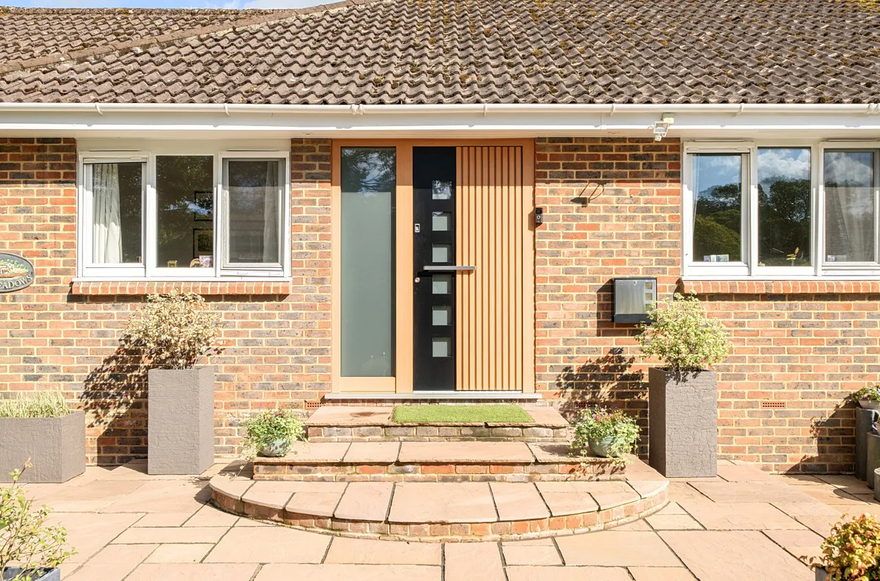 Hensting Lane, Fishers Pond, SO50, photo 22