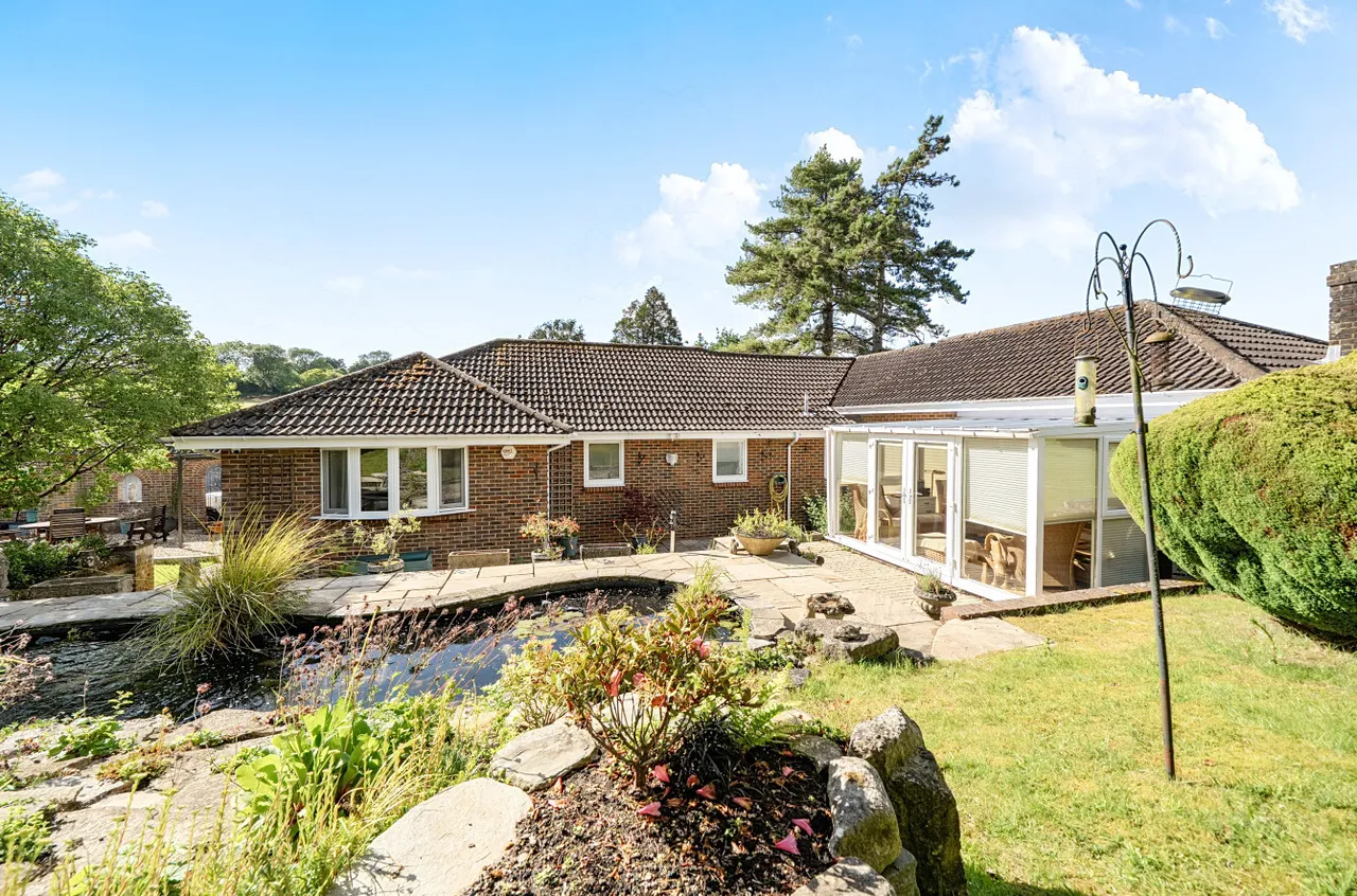 Hensting Lane, Fishers Pond, SO50, photo 17