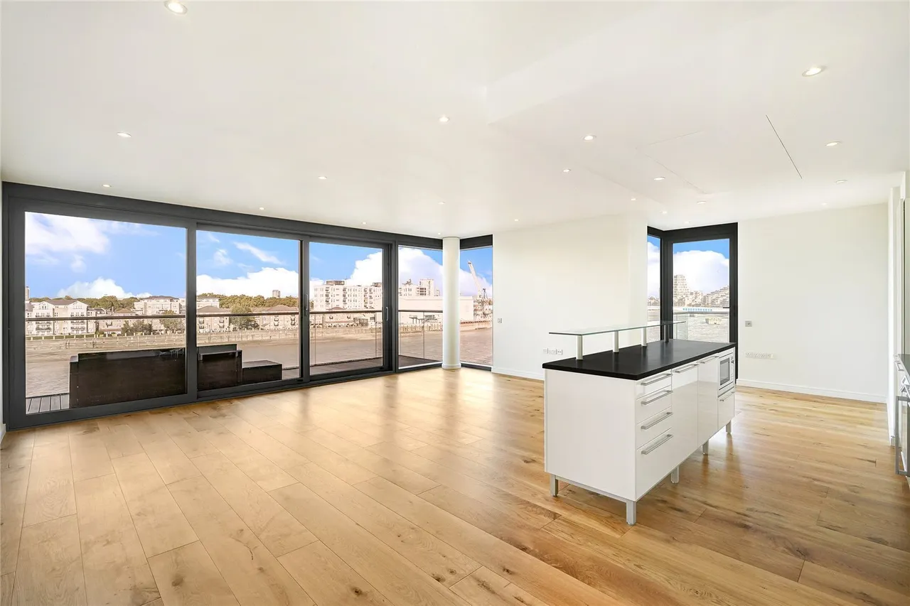 2 bed flat to rent, Eastfields Avenue, London, SW18