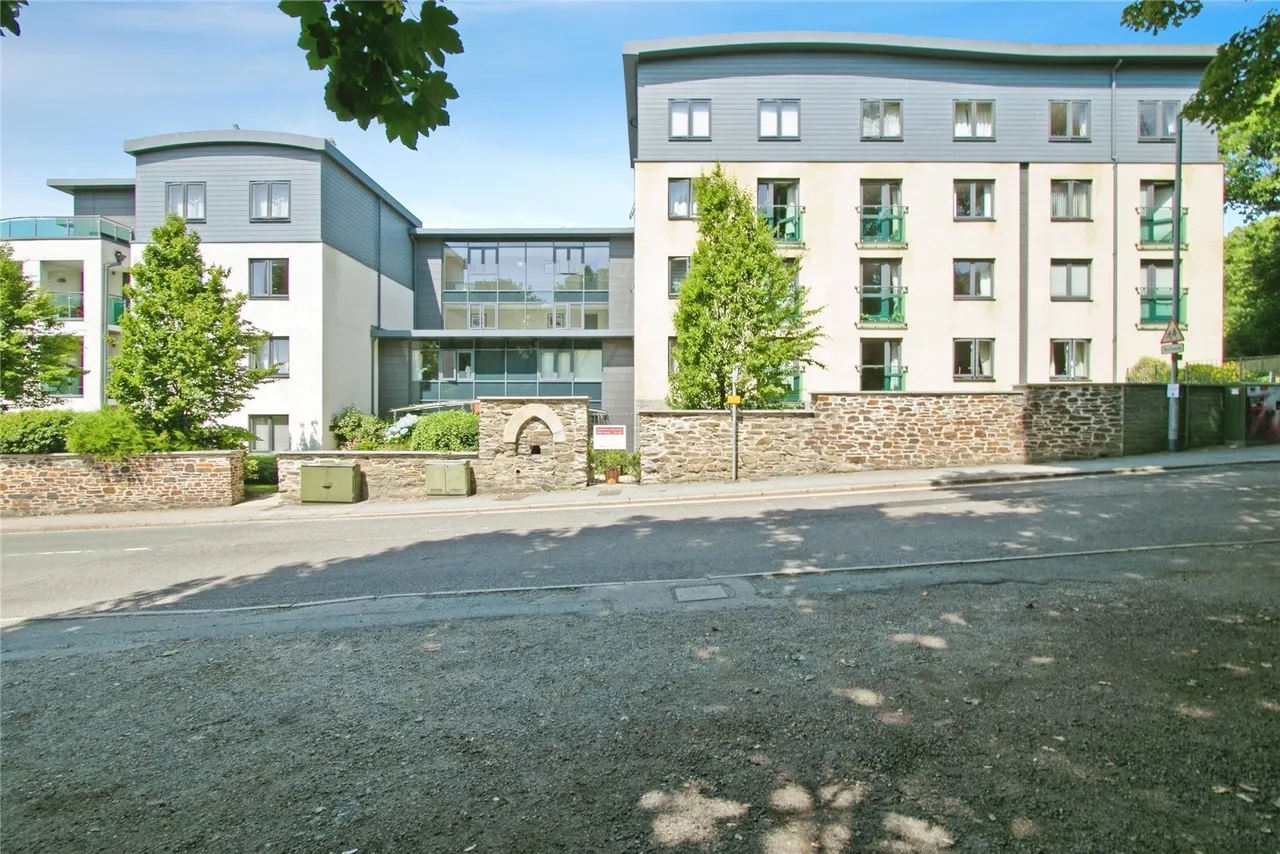2 bed flat for sale, Tregolls Lodge, St. Clements Hill, TR1