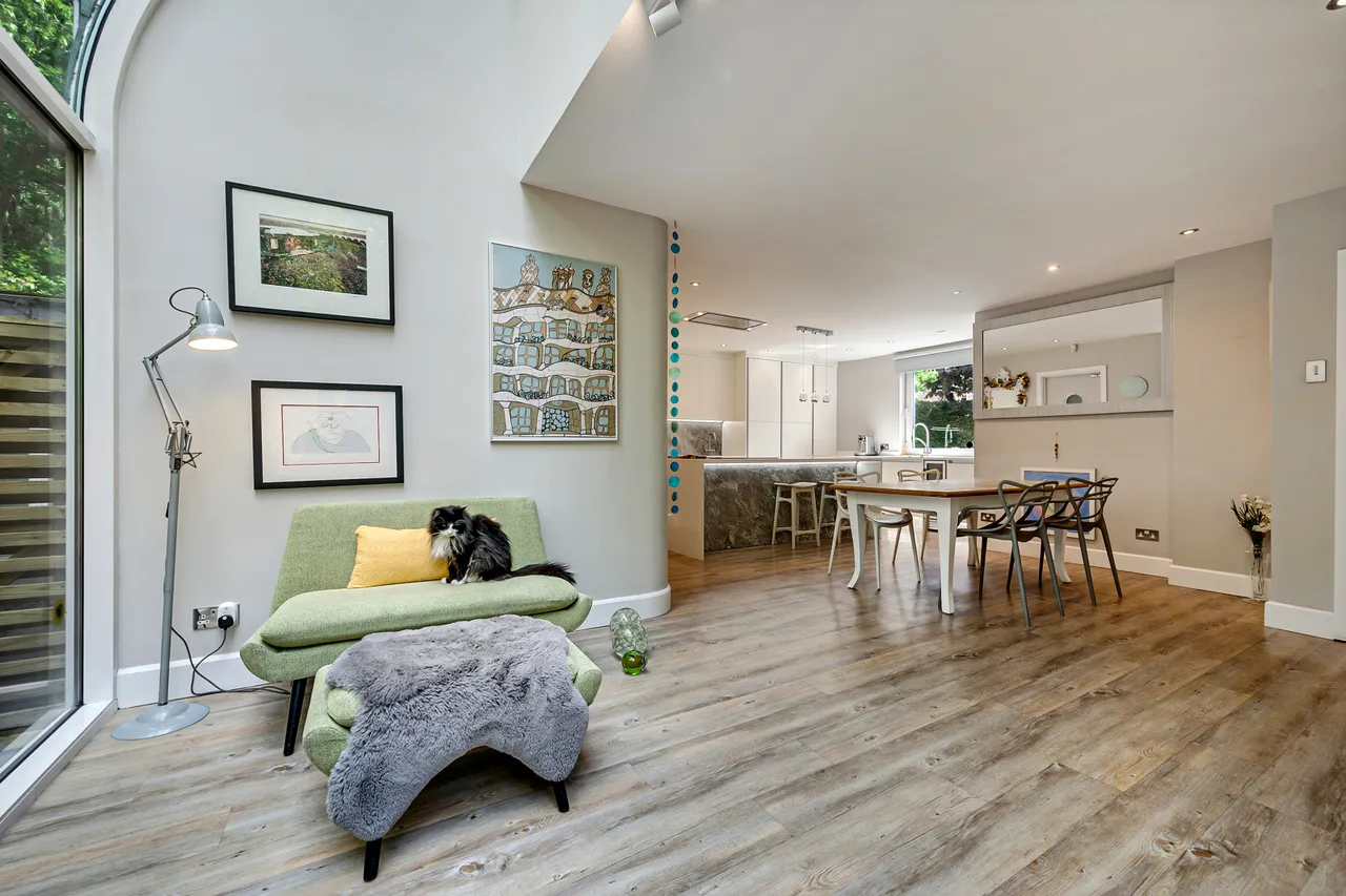 Broad Lane, Hale, WA15, photo 10