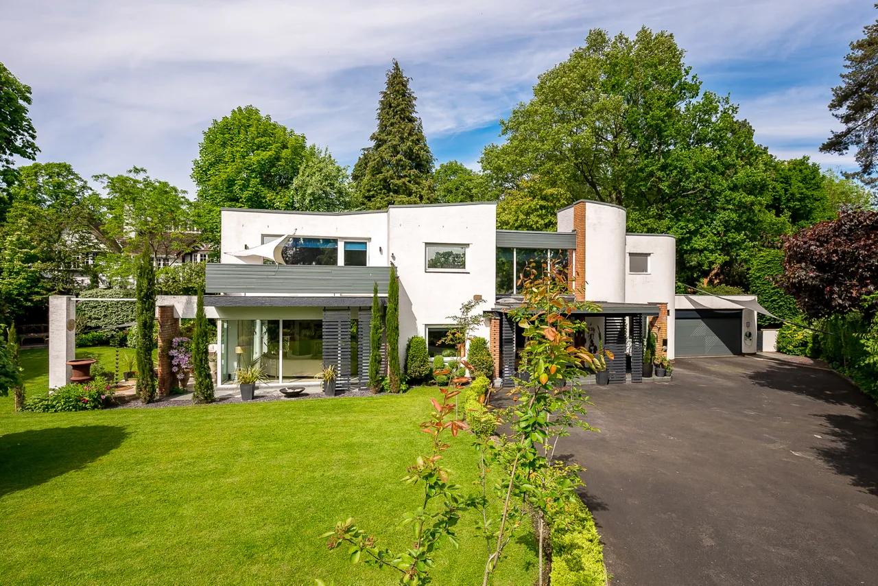 Broad Lane, Hale, WA15, photo 5