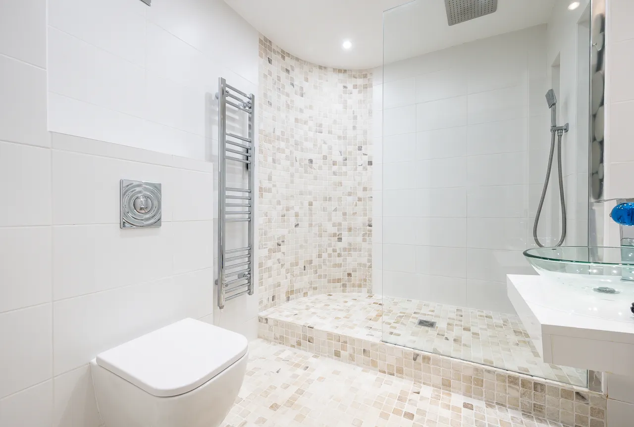 Broad Lane, Hale, WA15, photo 17