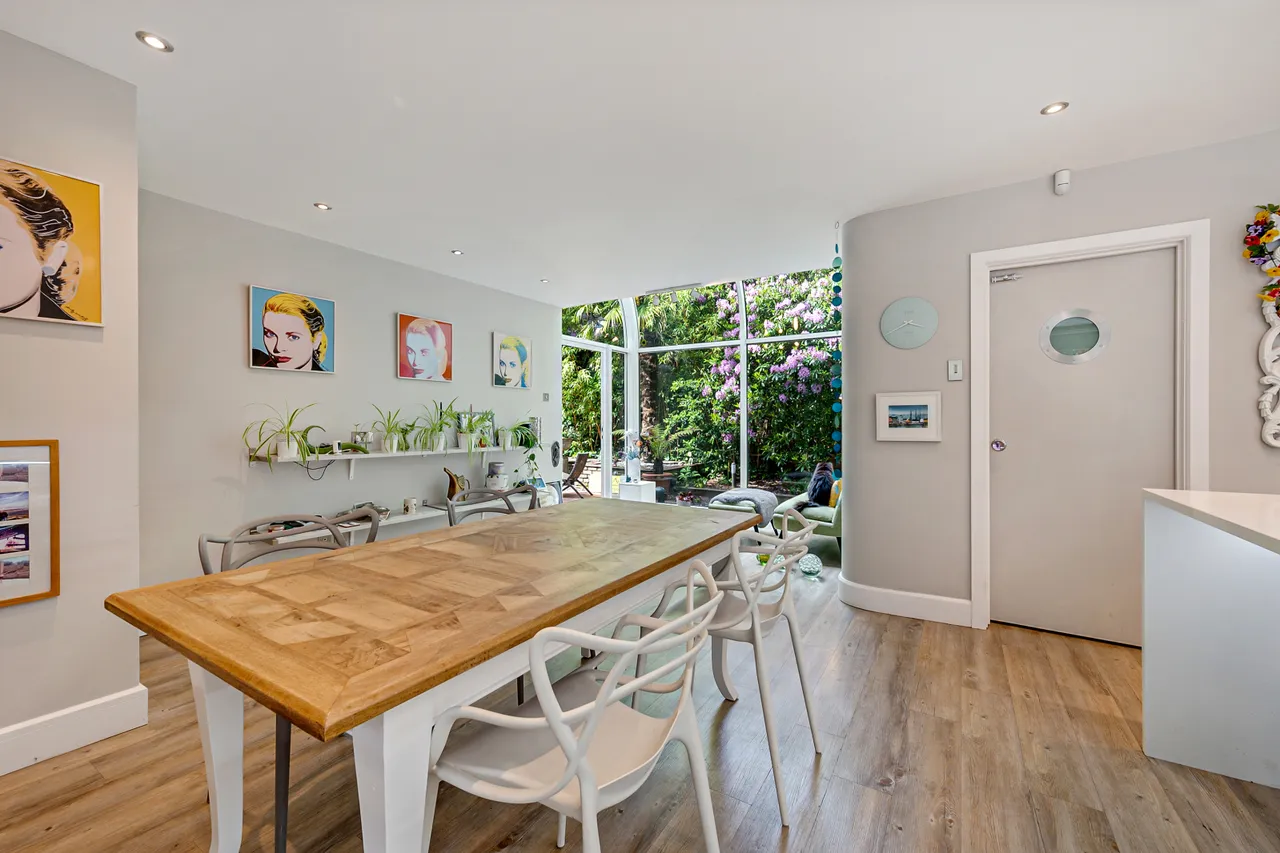 Broad Lane, Hale, WA15, photo 11