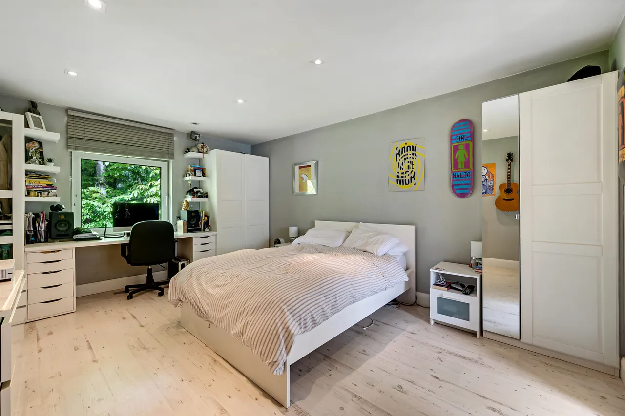Broad Lane, Hale, WA15, photo 14