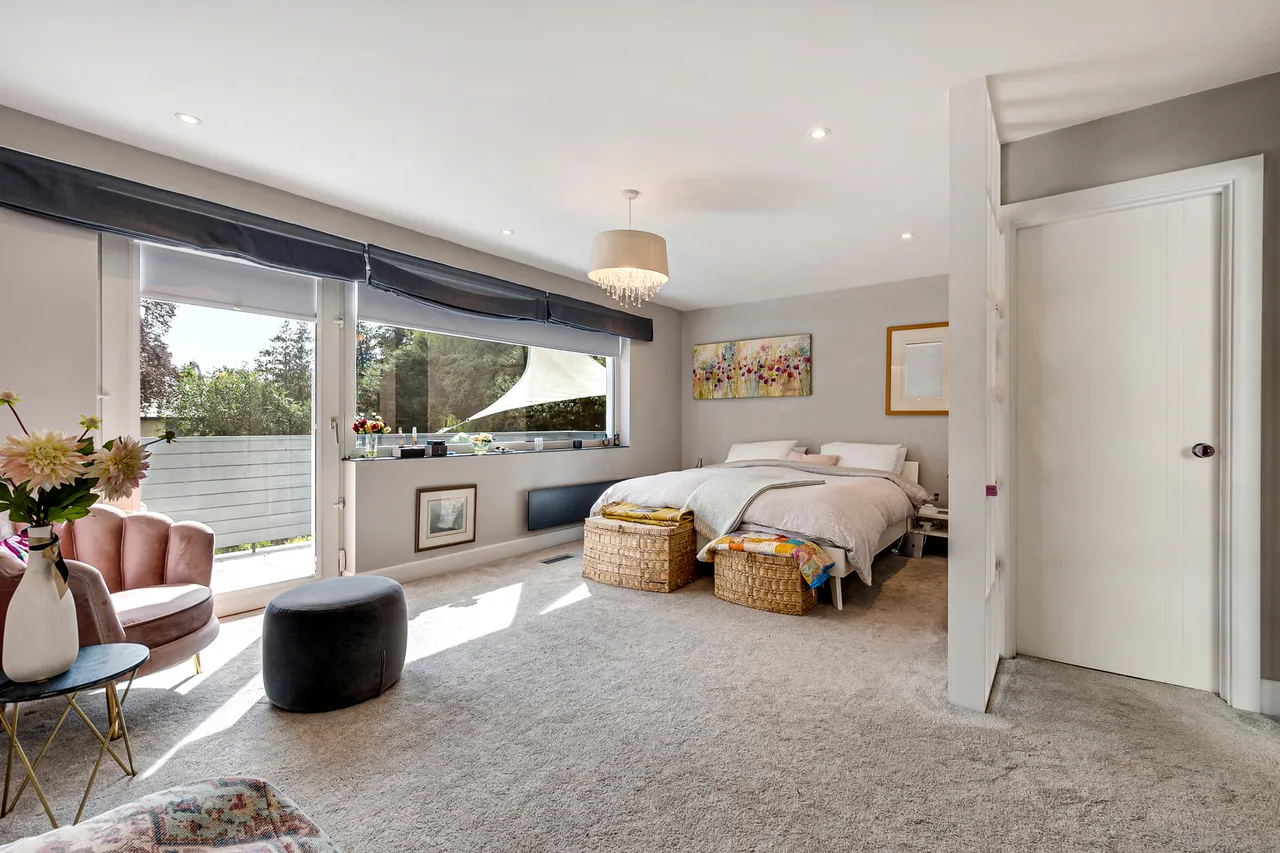 Broad Lane, Hale, WA15, photo 15
