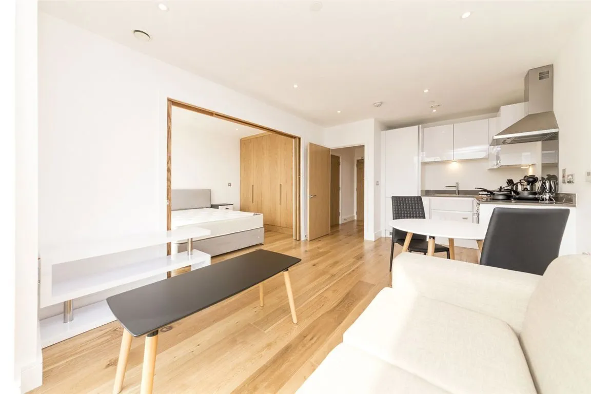 flat for sale — Emily Street, Canning Town